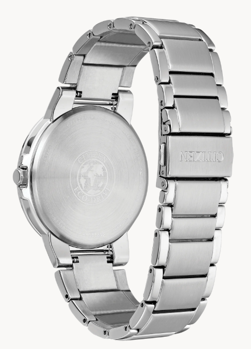 Axiom's refined yet sleek design offers a day-to-night fashion options for the avid trendsetter