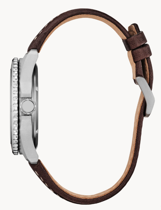 Take action and show your inner drive with the sporty styling of the Brycen, the latest addition to the Weekender collection