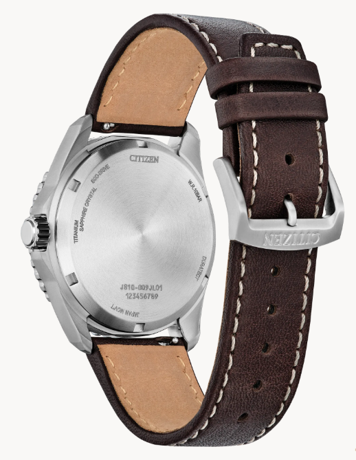 Take action and show your inner drive with the sporty styling of the Brycen, the latest addition to the Weekender collection