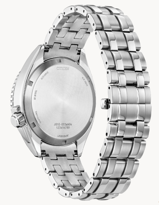 Our newest addition to the Sport Luxury collection gives a stylish update to a luxury men’s timepiece.