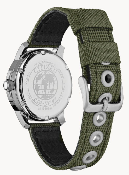 For a rugged look with a comfortable fit, this military-inspired timepiece fits the bill