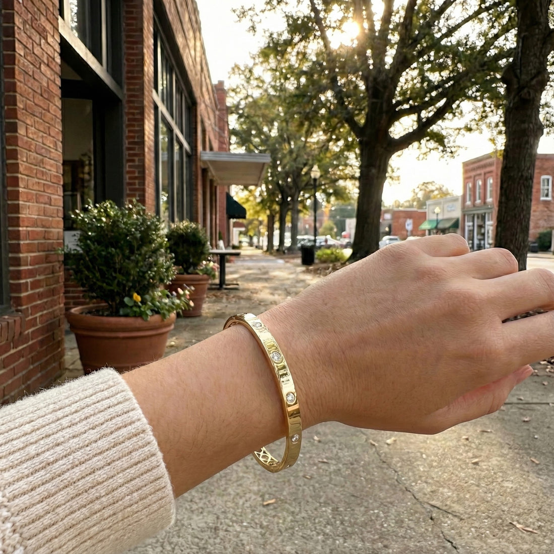 Le Vian® 14K Honey Gold™ Nude Diamond™ Bangle (1/2ctw) Sleek, modern, and effortlessly luxurious—this Le Vian® bangle features 1/2 cts. of sparkling Nude Diamonds™ flush-set across a smooth, highly polished 14K Honey Gold™ surface