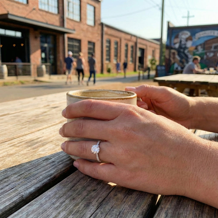A timeless and elegant design, this round solitaire ring features Lafonn’s signature simulated diamond set in a classic four-prong setting