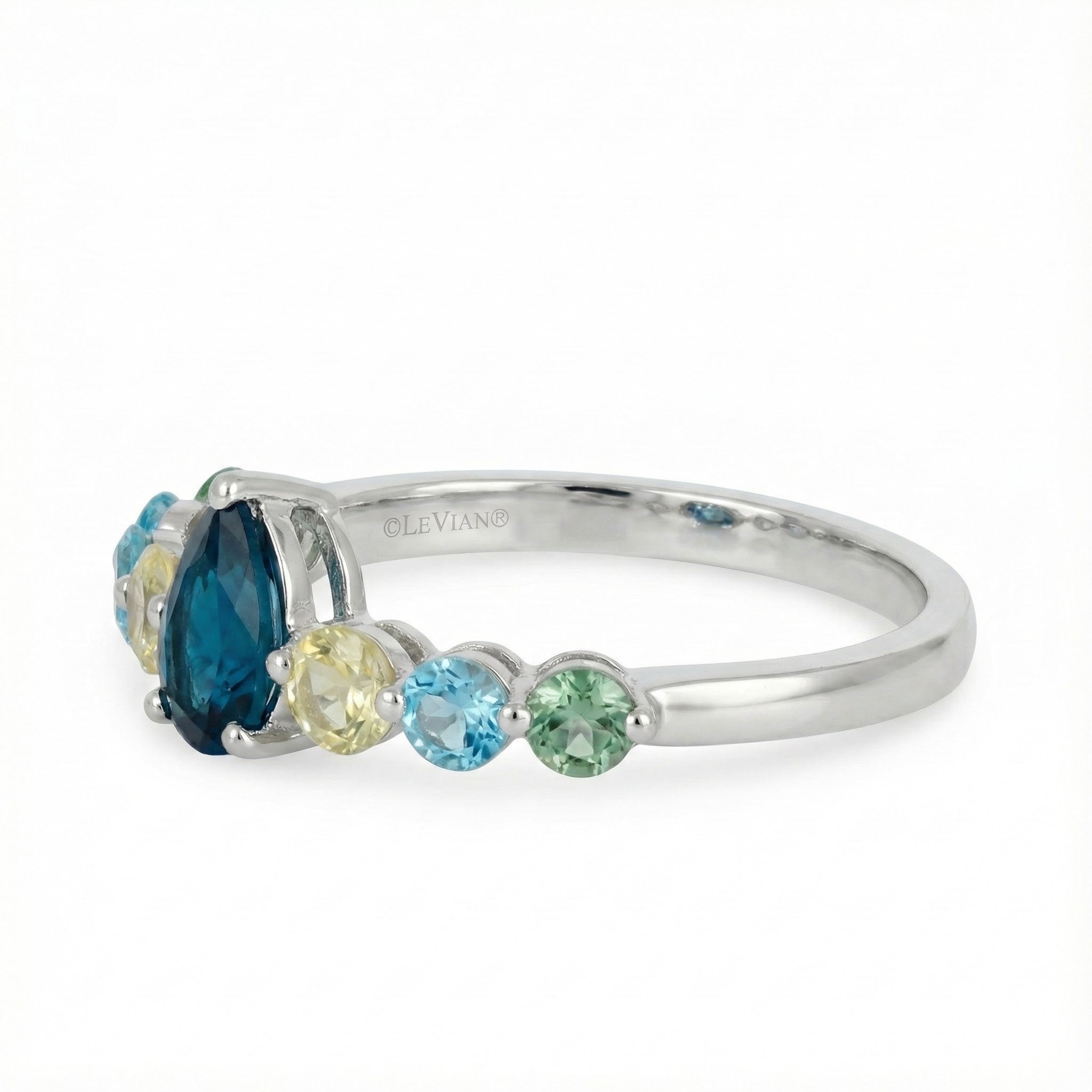Montana Sapphire Ombré Ring | 14K White Gold | 0.88 ctw | Pear-Cut Center - Brownee Jewelers