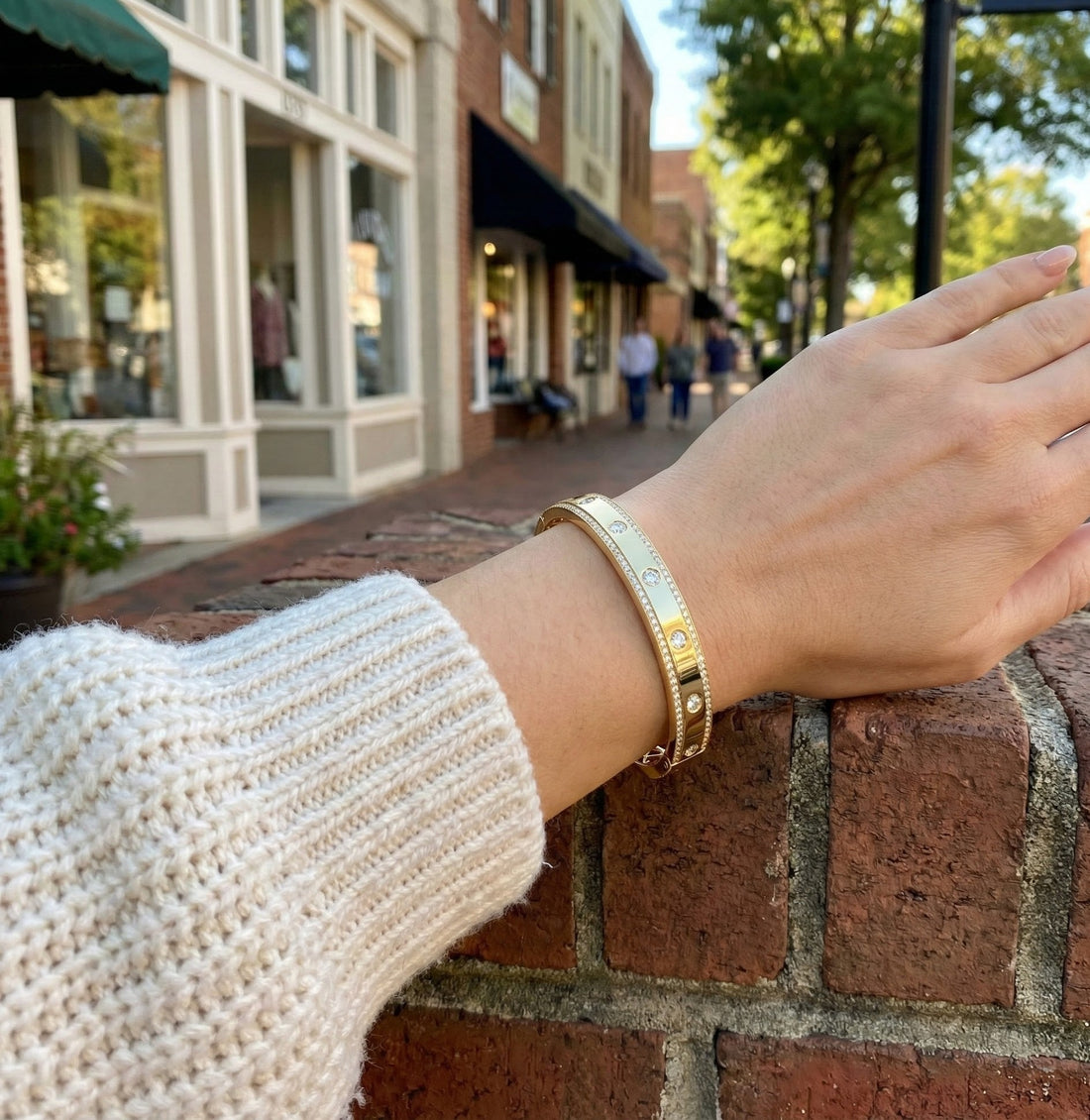 Le Vian® 14K Honey Gold™ Nude Diamond™ Bangle (1.20ctw) Sophisticated and sleek, this Le Vian® bangle showcases 1 1/5 cts. of sparkling Nude Diamonds™ set in radiant 14K Honey Gold™