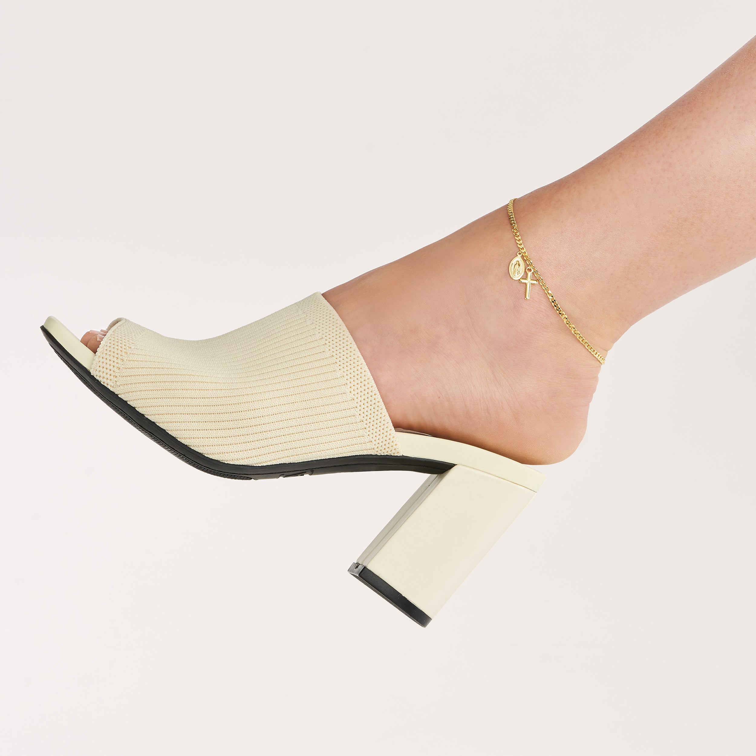 10" ADJUSTABLE VIRGIN MARY CROSS ANKLET | 14K YELLOW GOLD | MF035382-14Y - Brownlee Jewelers