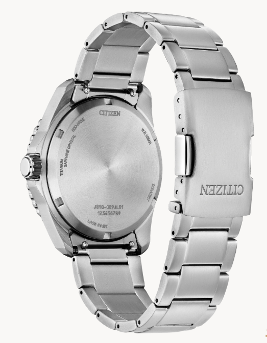 Take action and show your inner drive with the sporty styling of the Brycen, the latest addition to the Weekender collection.