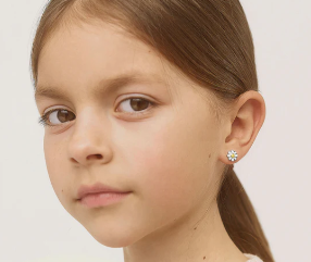 WHITE FLOWER ENAMEL STUD  EARRINGS 