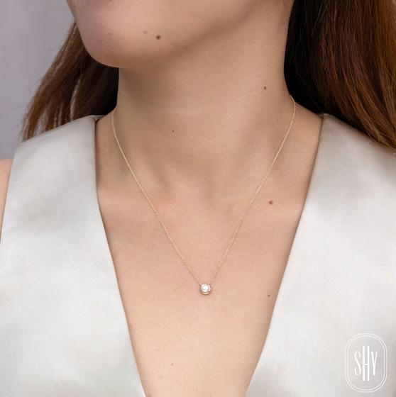 SHY CREATION | BEZEL-SET CULTURED PEARL NECKLACE | 14K YELLOW GOLD | SC55025176 - Brownee Jewelers