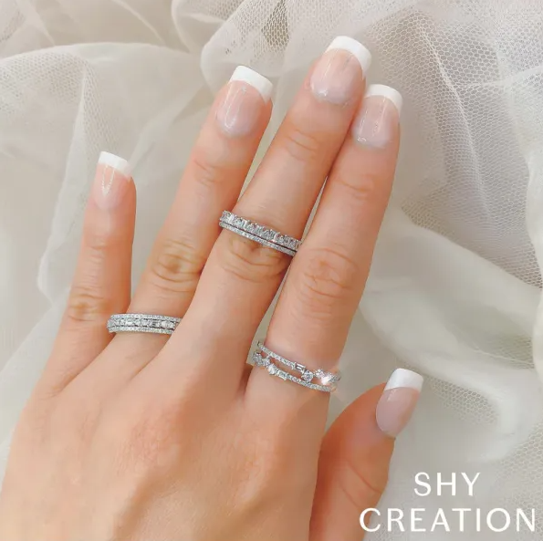 .34 TOTAL CARAT WEIGHT BAGUETTE & ROUND DIAMOND RING IN 14K WHITE GOLD