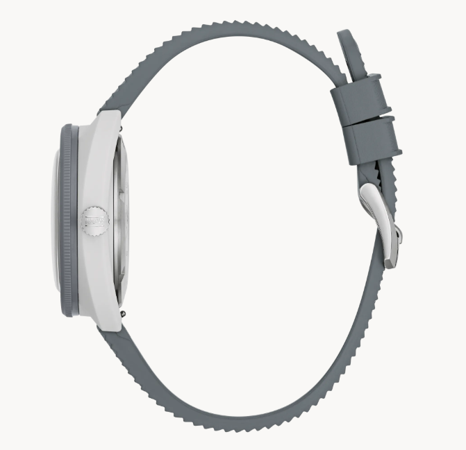 Continuing Bulova’s tradition of innovation and fine craftsmanship, our new Snorkel collection blends vintage-inspired design with a fresh, modern twist