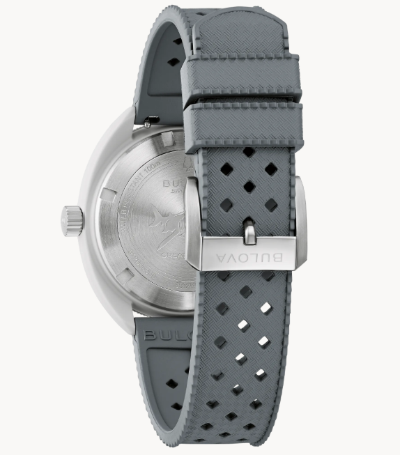 Continuing Bulova’s tradition of innovation and fine craftsmanship, our new Snorkel collection blends vintage-inspired design with a fresh, modern twist