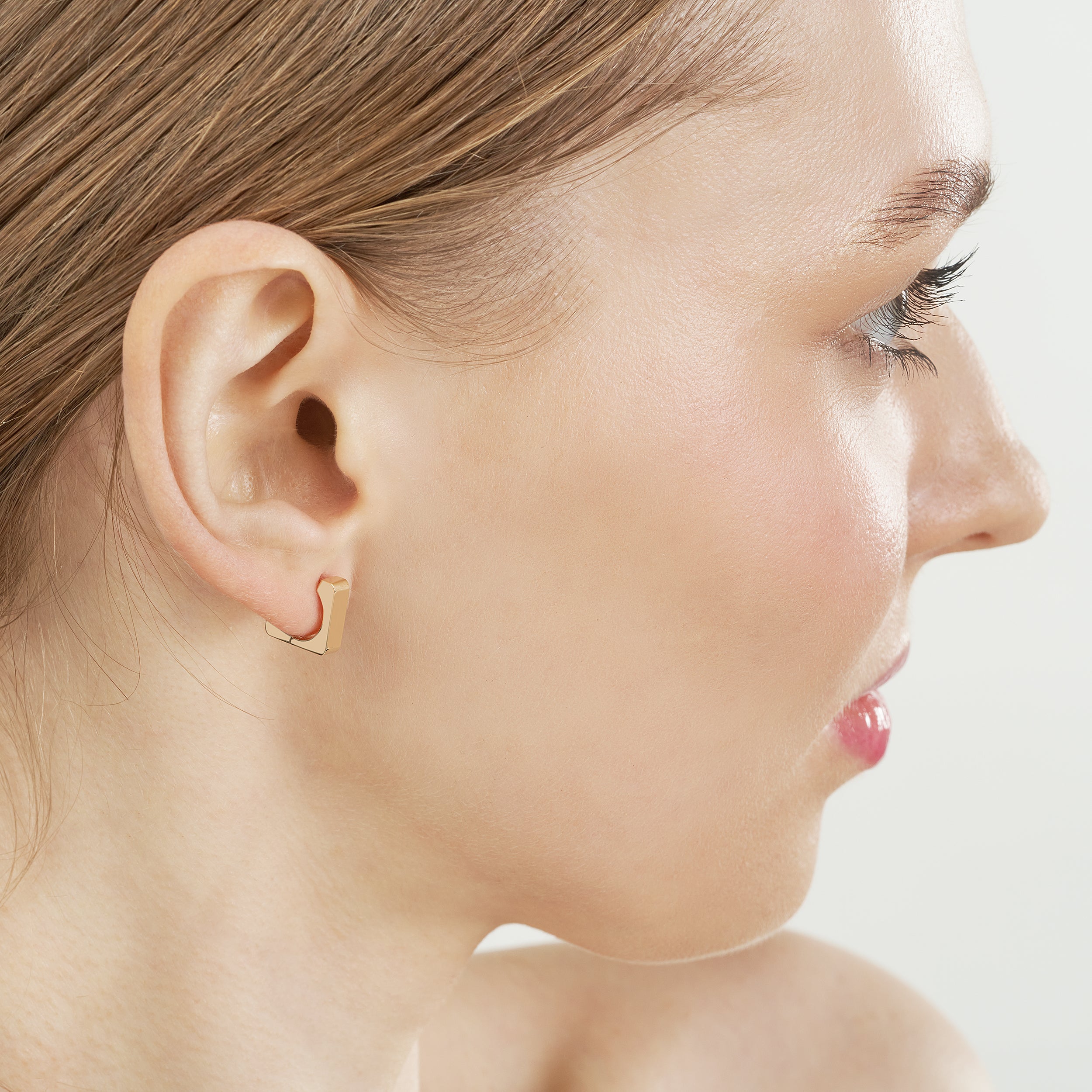10.5MM SQUARE HUGGIE EARRINGS | 14K YELLOW GOLD | TM022650-14Y - Brownlee Jewelers