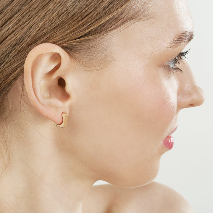 10.5MM SQUARE HUGGIE EARRINGS | 14K YELLOW GOLD | TM022650-14Y - Brownlee Jewelers