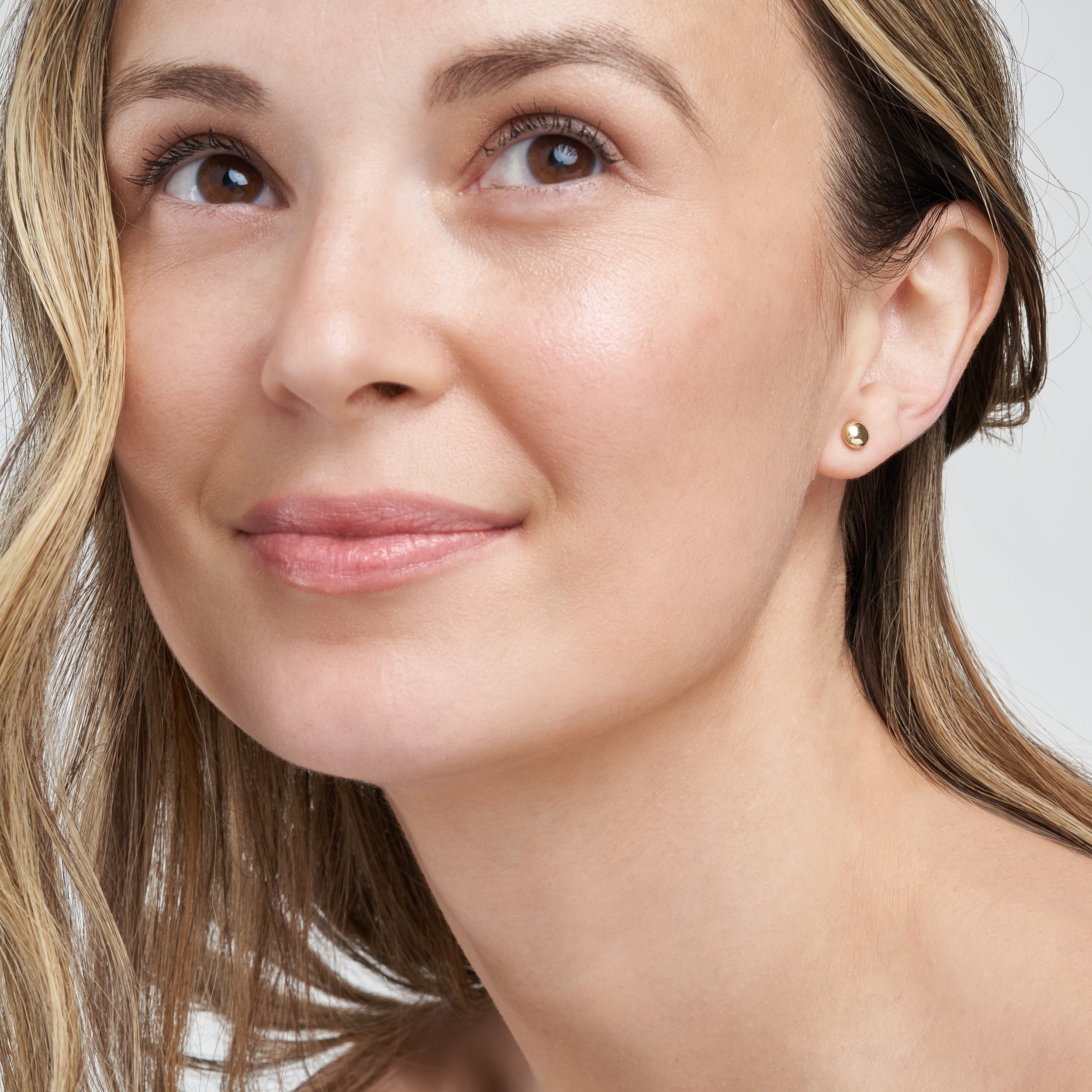 5.5MM FLAT ROUND PEBBLE STUD EARRINGS | 14K YELLOW GOLD | TM023440-14Y - Brownlee Jewelers