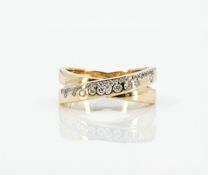 Diamond Crossover Band Ring | 14K Yellow Gold | 0.25 ctw | Modern Fashion Ring - Brownee Jewelers