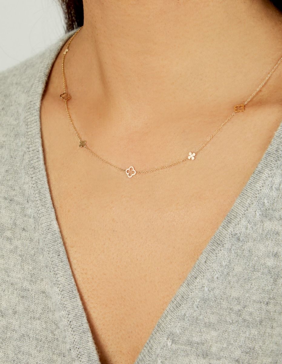 18 Inch Alternating Clover Station Necklace in 14K Yellow Gold