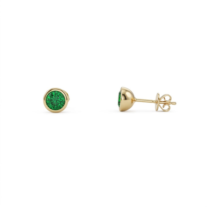 ROUND CREATED EMERALD STUD EARRINGS | 14K YELLOW GOLD | BEZEL-SET | E1741GCY - Brownee Jewelers