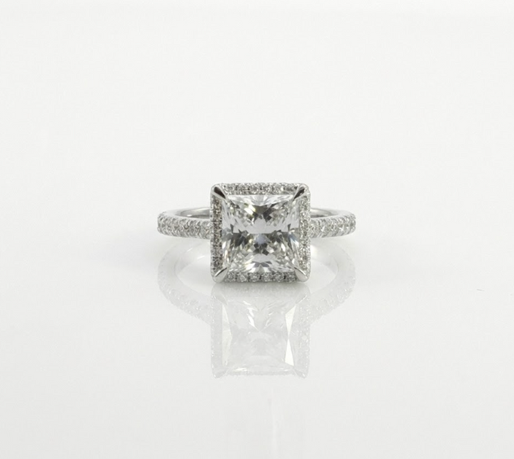 3.08 ct Princess-Cut Lab-Grown Diamond Halo Engagement Ring | 14K White Gold | 3.47 ctw | VS2 E - Brownee Jewelers