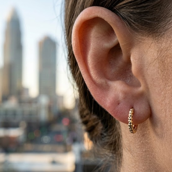 Textured Diamond-Cut Huggie Hoop Earrings | 10K Yellow Gold | Snap Closure | Polished Finish | ZER8635 - Brownee Jewelers