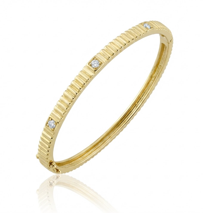 Diamond Ribbed Bangle | 14K Yellow Gold | 3 Diamond Stations | Hinged Bracelet - Brownee Jewelers